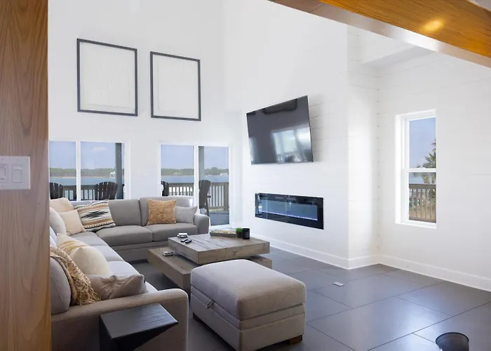 Steps To Gulf & Private Lagoon Amenities * Gulf Shores