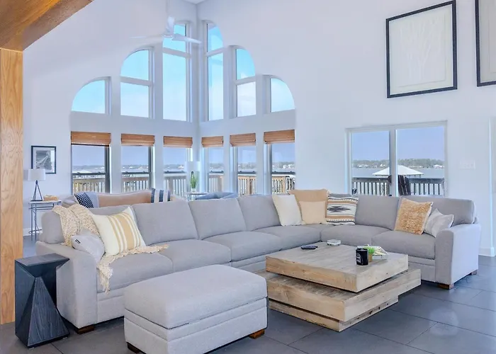 Holiday home Steps To Gulf & Private Lagoon Amenities *