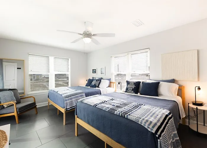Steps To Gulf & Private Lagoon Amenities Holiday home *